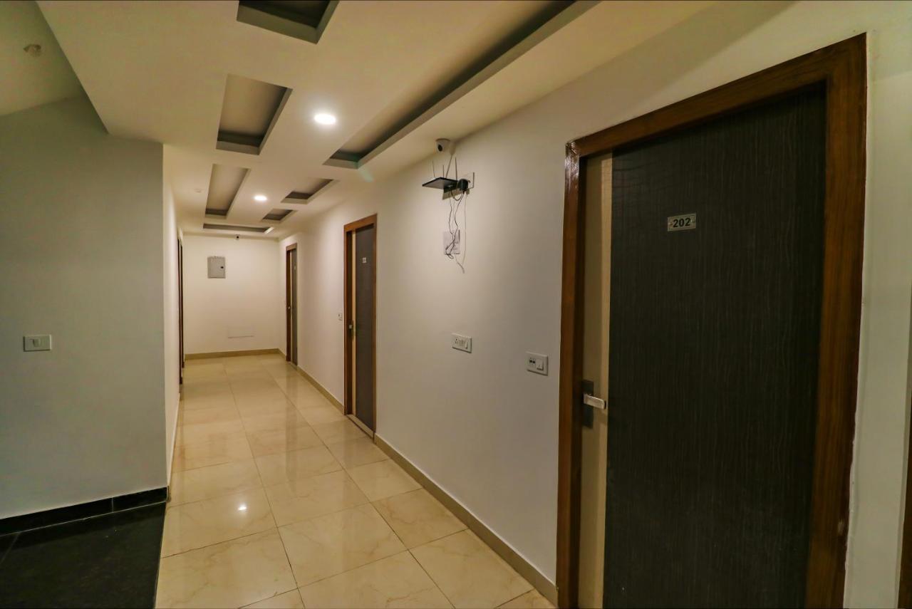Fabexpress Dolphin International Near Delhi Airport 호텔 뉴델리 외부 사진
